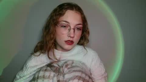 small lily online show from 01-16-26, 08:29