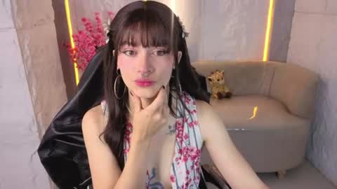 Snapshot of lily_tx chatting on 06-12-26, 12:48 Follow me.. Live 730 to 1400 online show from 06-12-26, 12:48