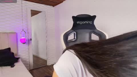 lily_waist online show from 10-08-25, 11:08