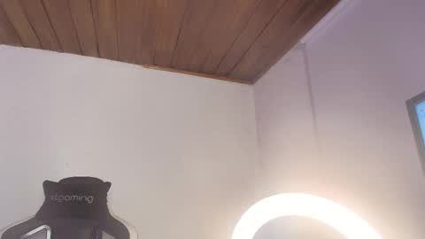 lily_waist online show from 10-21-25, 11:00