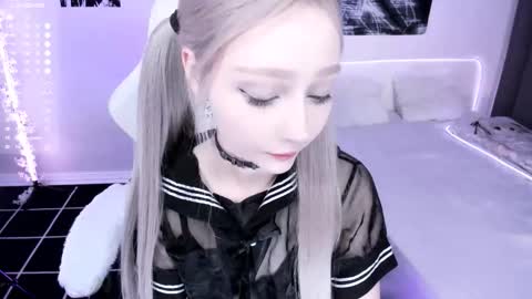 Lily online show from 11-27-25, 09:17