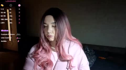 lily_white7 online show from 02-05-26, 06:45