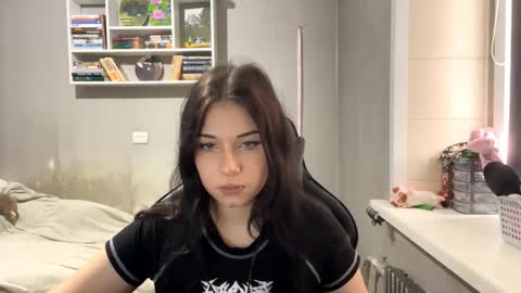 Lily online show from 02-16-26, 01:51