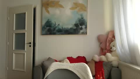 lilycandy_ online show from 04-10-26, 09:47