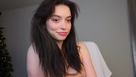 Lily   online show from 01-16-25, 06:37