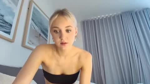 Snapshot of lilyflex chatting on 04-05-26, 01:25 lilyflex online show from 04-05-26, 01:25