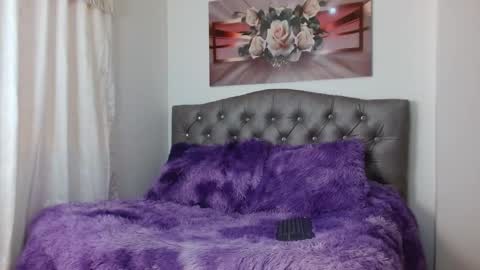 lilyfox23 online show from 03-08-25, 12:41