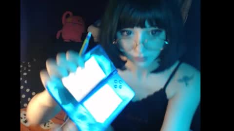 Snapshot of lilyimp chatting on 11-18-25, 08:24 LUka online show from 11-18-25, 08:24