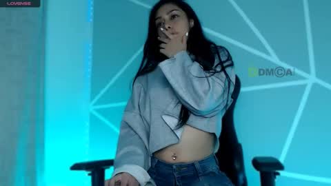 Liliana louise online show from 01-22-25, 05:37