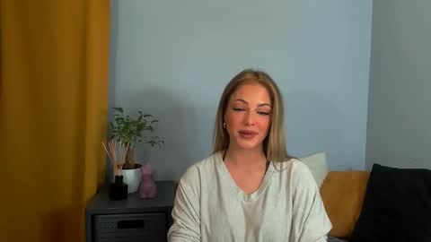 Snapshot of lilylovely26 chatting on 02-18-25, 09:53 Lily online show from 02-18-25, 09:53