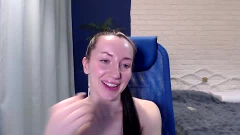 Lily online show from 05-04-26, 08:21