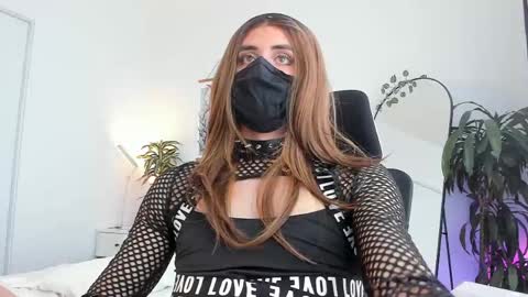 Snapshot of lilyreina chatting on 05-05-26, 05:43 Lily Reina online show from 05-05-26, 05:43