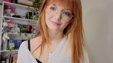 Snapshot of lilyrin chatting on 05-11-26, 10:07 Lily online show from 05-11-26, 10:07