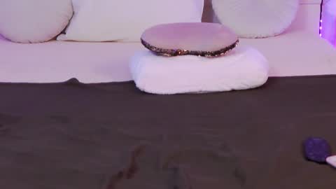      online show from 02-18-25, 07:32