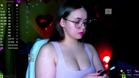 Lily online show from 02-25-26, 04:16