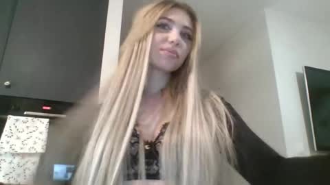 Lily online show from 03-02-26, 07:32