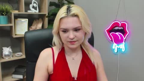 Lily online show from 03-08-26, 07:45