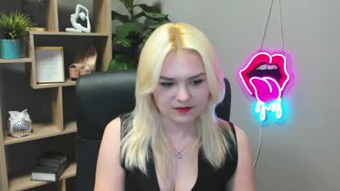 Lily online show from 03-24-26, 07:35