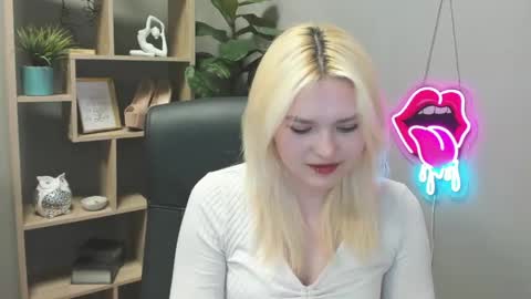 Lily online show from 04-14-26, 06:41