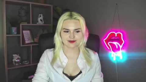 Lily online show from 05-05-26, 04:59