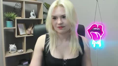 Lily online show from 05-08-26, 07:36