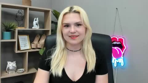 Lily online show from 06-02-26, 02:08