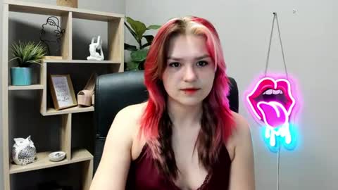 Lily online show from 06-15-26, 06:48