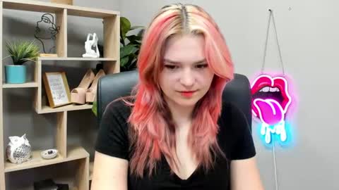 Lily online show from 06-22-26, 06:32