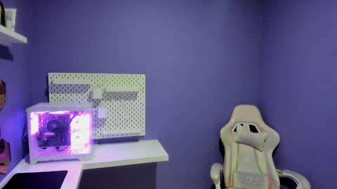 lilyth_7 online show from 09-28-25, 04:18