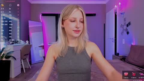 Snapshot of lilyvibe chatting on 01-27-25, 01:41 Lily online show from 01-27-25, 01:41