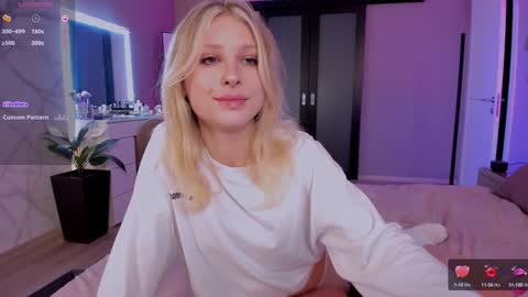 Snapshot of lilyvibe chatting on 02-08-25, 04:04 Lily online show from 02-08-25, 04:04