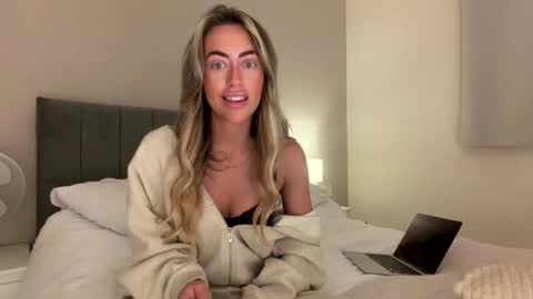 lilyxobloom online show from 03-09-26, 10:03