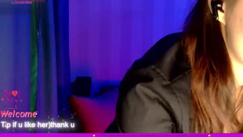 Snapshot of lilyxsky chatting on 10-31-25, 01:45 LilyXSky online show from 10-31-25, 01:45