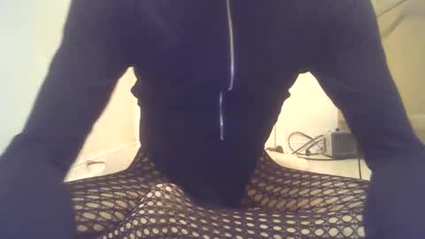 Snapshot of limpclitsissyfemboy chatting on 11-10-25, 12:31 limpclitsissyfemboy online show from 11-10-25, 12:31