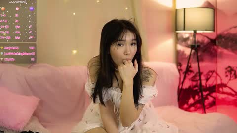 Snapshot of lin_kun chatting on 02-13-25, 09:17 Lin Use menu to play with me online show from 02-13-25, 09:17