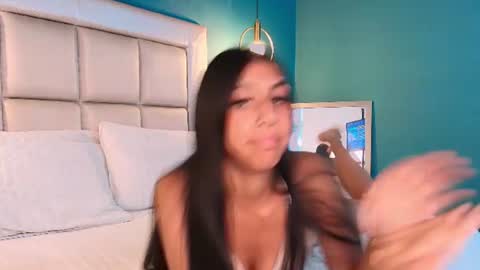 Lina  online show from 06-17-26, 01:01