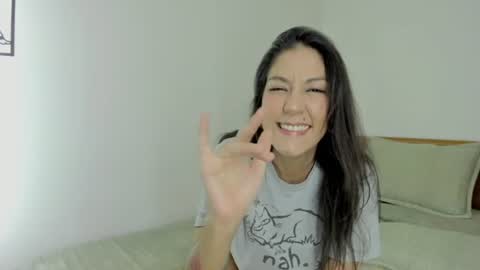 Lina Mandarina online show from 06-19-26, 08:12