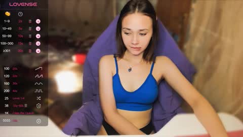 Scarlet online show from 10-18-25, 05:03