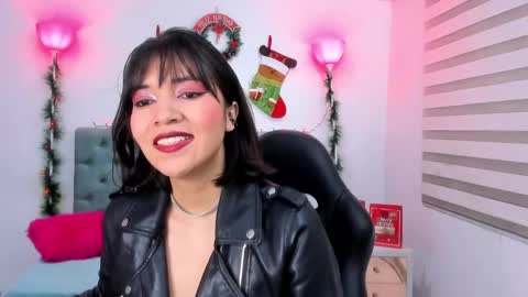  Lina Bedoya  online show from 12-12-24, 11:40