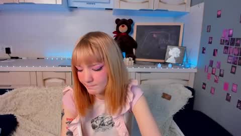 Lina blueeyed    GMT3 1100-1700 Mon Wed Thu Sat Sun online show from 02-05-25, 11:12