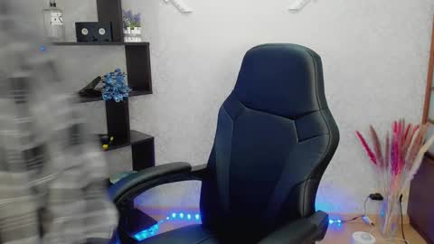 Lina online show from 01-25-25, 02:15