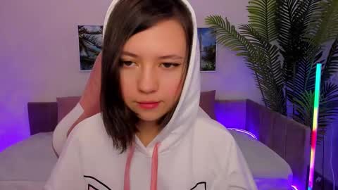 Lina online show from 02-28-25, 01:47