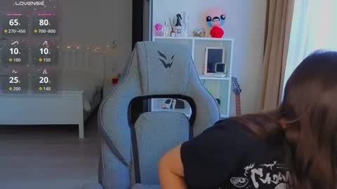 Snapshot of lina_brownie chatting on 06-19-26, 02:05 Lina online show from 06-19-26, 02:05