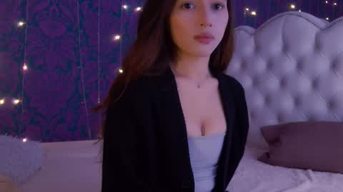 Snapshot of lina_elfie chatting on 10-20-25, 05:02 Lillian online show from 10-20-25, 05:02