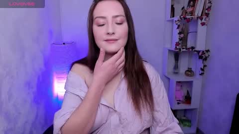 Lina online show from 10-19-25, 02:01