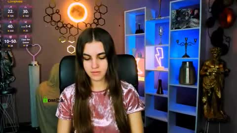 Snapshot of lina_fox12 chatting on 11-23-25, 04:51 lina_fox12 online show from 11-23-25, 04:51