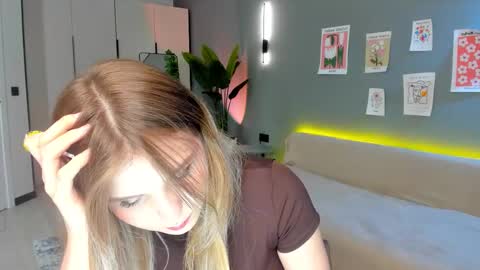 Lina online show from 03-06-26, 01:29