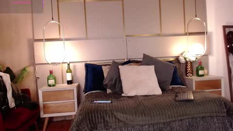 Lina online show from 11-13-25, 07:35