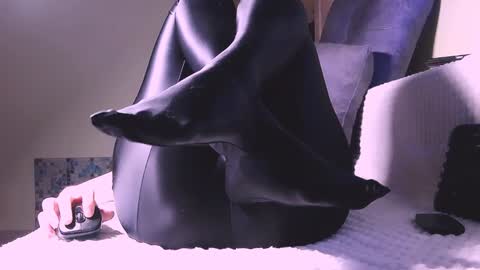 Lina online show from 12-13-24, 11:28