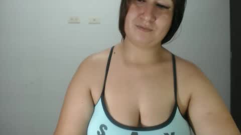 Snapshot of lina_playful chatting on 03-11-26, 04:18 iiisabella online show from 03-11-26, 04:18
